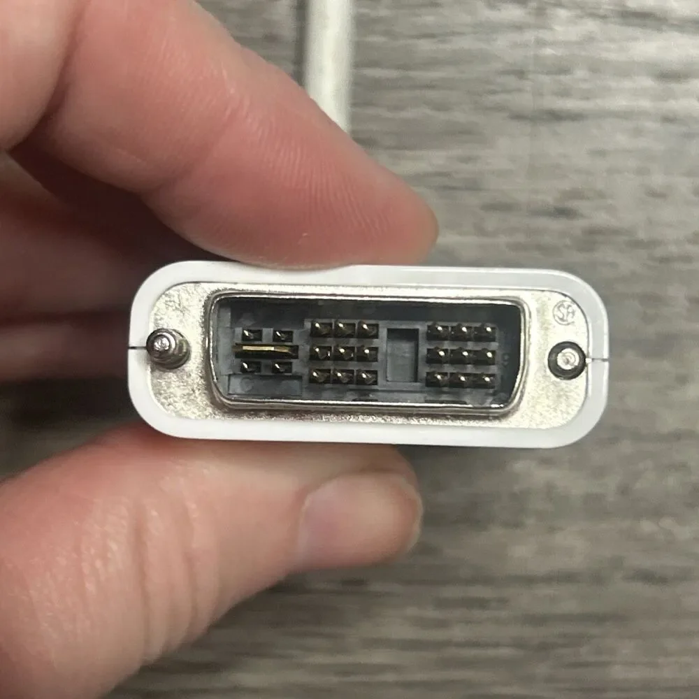 2 Apple DVI-I Male to VGA-Female Monitor Adapter Cable Connectors Projector Used